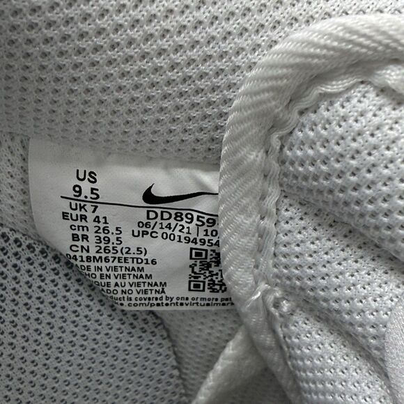 Nike Air Force 1 '07 Low Womens 9.5 Triple White Leather Athletic Shoes Sneakers - Picture 13 of 16